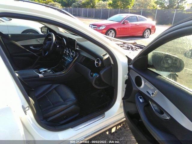 55SWF4JB3GU163008 Mercedes-Benz C-class C 300