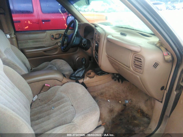 2002 CHEVROLET BLAZER LS VIN: 1GNCS18W12K183297