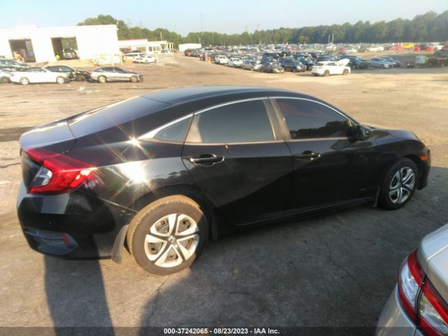19XFC2F51JE028091 Honda Civic Sedan Lx