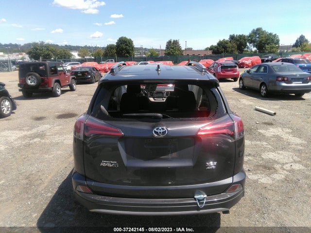 2017 TOYOTA RAV4 XLE VIN: 2T3RFREV7HW660221