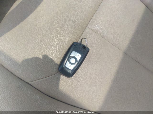WBA3C3C53EP662230 BMW 3 Series 320i Xdrive