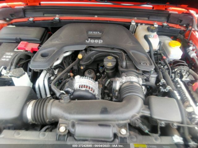 1C4HJXEG4JW321844 Jeep Wrangler Unlimited Sahara