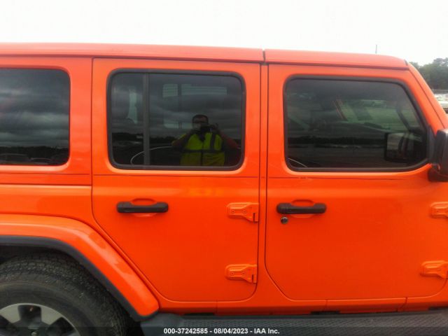 1C4HJXEG4JW321844 Jeep Wrangler Unlimited Sahara