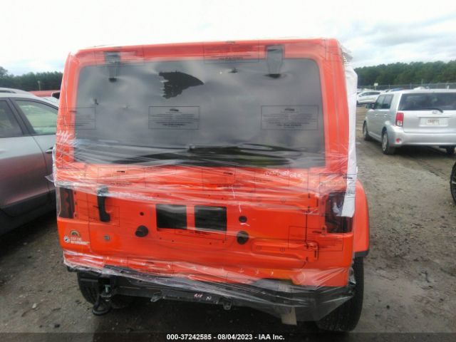1C4HJXEG4JW321844 Jeep Wrangler Unlimited Sahara