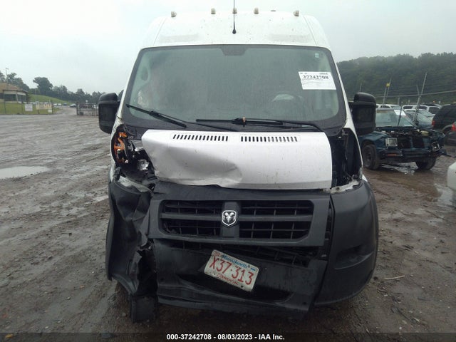 3C6TRVCG0JE112807 RAM Promaster Cargo Van