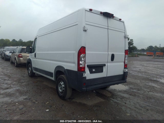 3C6TRVCG0JE112807 RAM Promaster Cargo Van