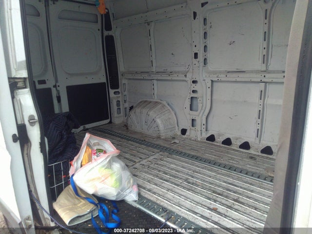 3C6TRVCG0JE112807 RAM Promaster Cargo Van