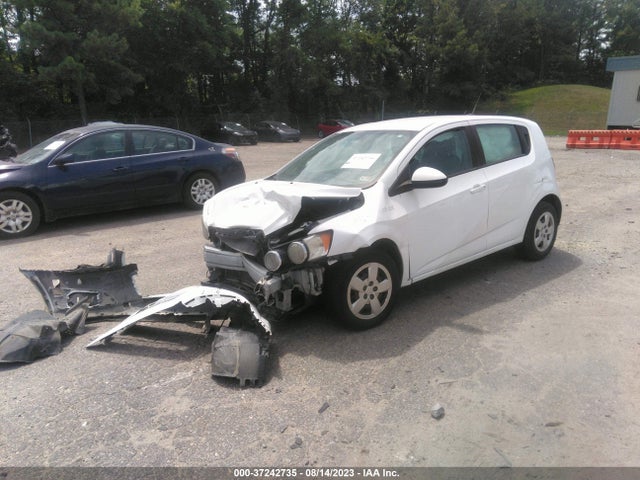 Chevrolet SONIC LS 2014 1G1JA6SH2E4102559 Image 2
