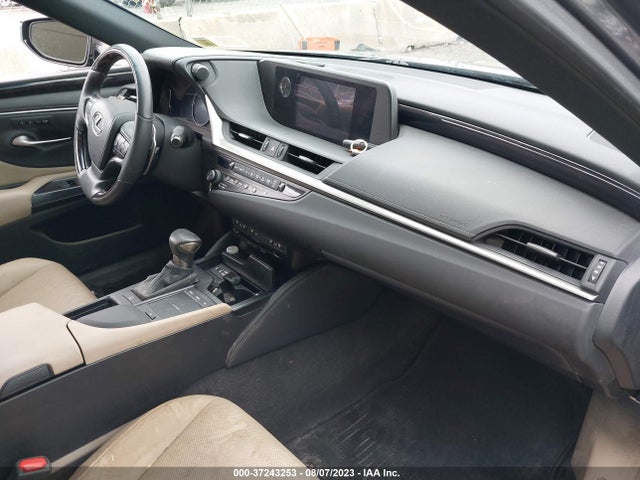 2020 Lexus ES, VIN: 58ADZ1B1XLU080217