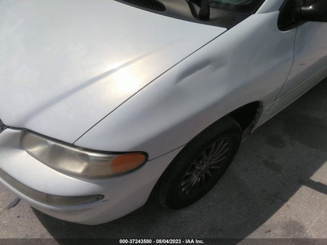 2000 CHRYSLER TOWN & COUNTRY LIMITED VIN: 1C4GP64L5YB710237