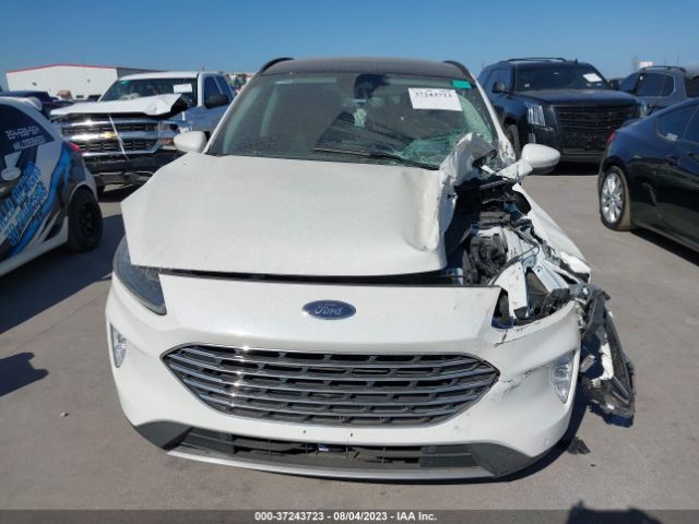 1FMCU9J97NUB55854 Ford Escape Titanium