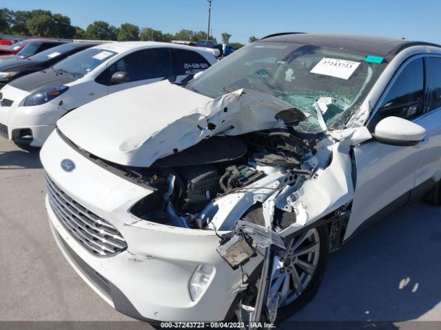1FMCU9J97NUB55854 Ford Escape Titanium