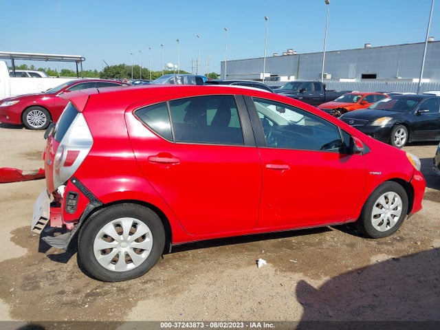 Toyota Prius C One/three/two/four 2014 JTDKDTB38E1561926 Image 14