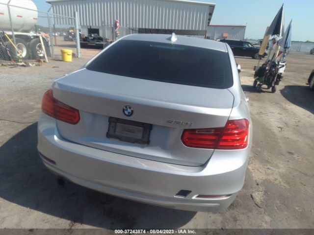 WBA3B1G55FNT01676 BMW 3 Series 320i