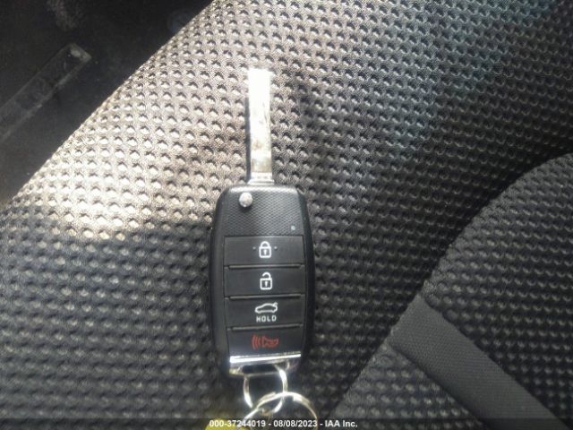 5XXGT4L38KG300843 KIA Optima Lx