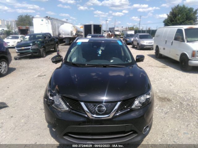 JN1BJ1CRXJW265936 Nissan Rogue Sport Sl