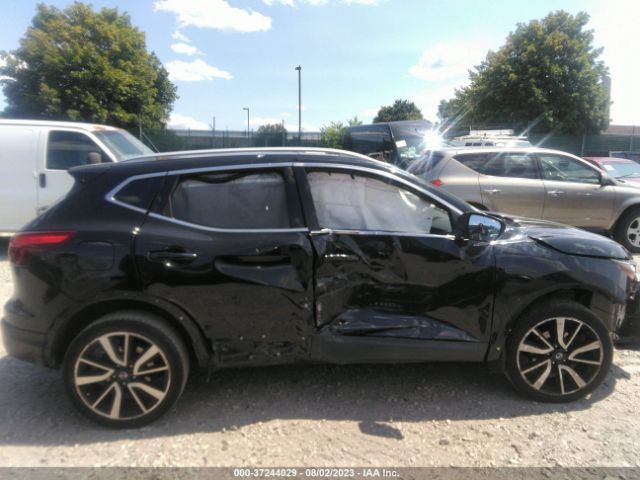 JN1BJ1CRXJW265936 Nissan Rogue Sport Sl