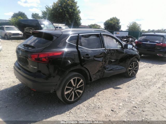 JN1BJ1CRXJW265936 Nissan Rogue Sport Sl