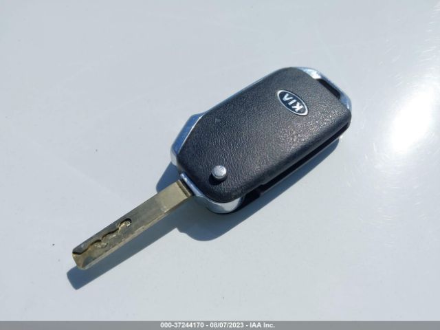 KNDEU2AA7M7141027 KIA SELTOS S