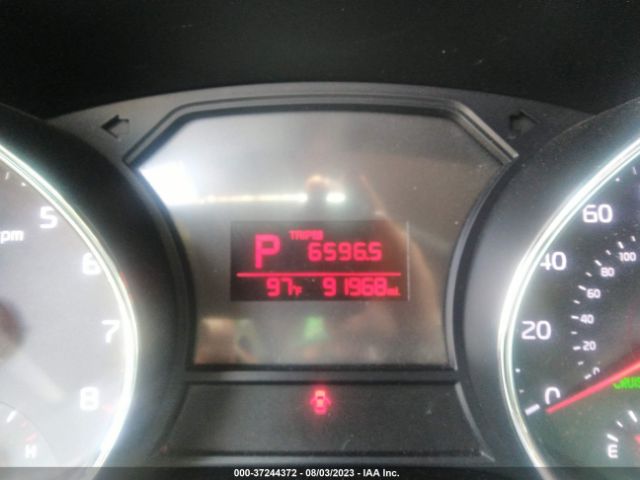 KNDMB5C16G6200983 KIA SEDONA LX