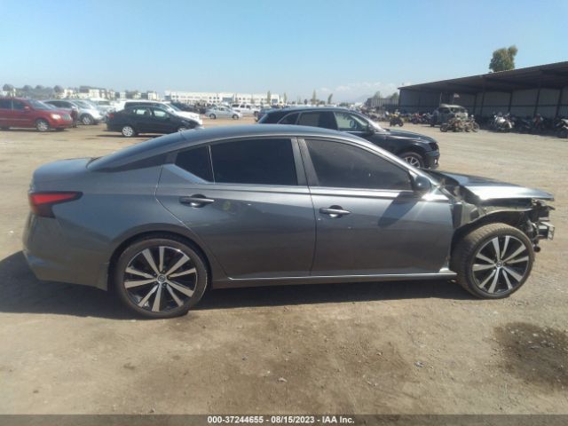 1N4AL4CVXLC155965 Nissan Altima 2.0 Sr