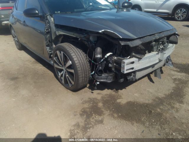1N4AL4CVXLC155965 Nissan Altima 2.0 Sr