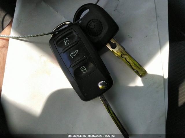 WVGBV7AX1HK052182 Volkswagen TIGUAN