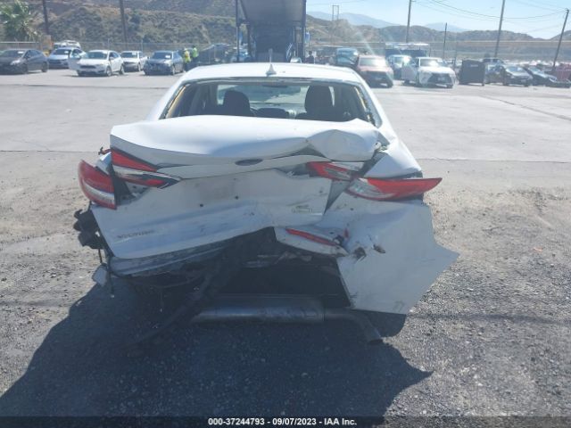3FA6P0HD4KR276557 Ford FUSION SE