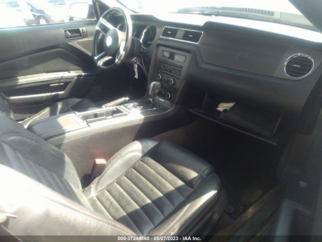 1ZVBP8AM3E5208689 Ford Mustang V6