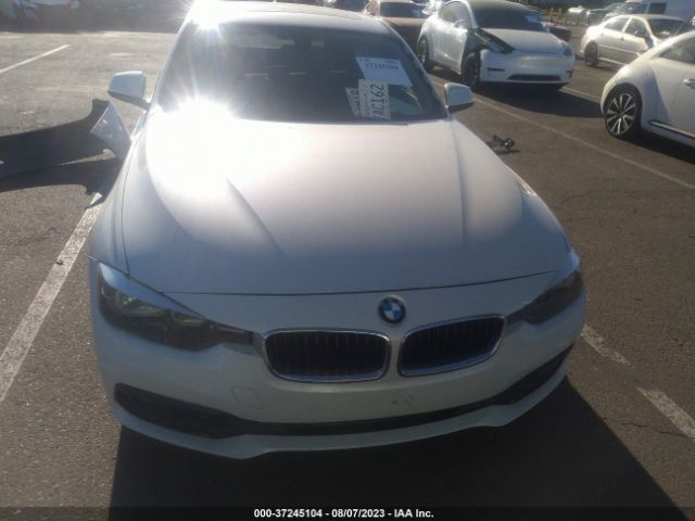 WBA8E1G55HNU15371 BMW 3 Series 320i