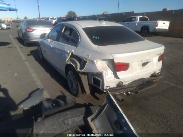 WBA8E1G55HNU15371 BMW 3 Series 320i