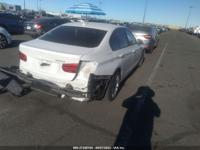 WBA8E1G55HNU15371 BMW 3 Series 320i