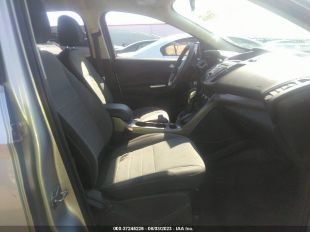 1FMCU9GX8GUC46026 Ford ESCAPE SE