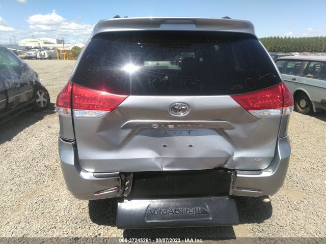 Toyota SIENNA LE 2014 5TDKK3DC3ES447662 Image 17