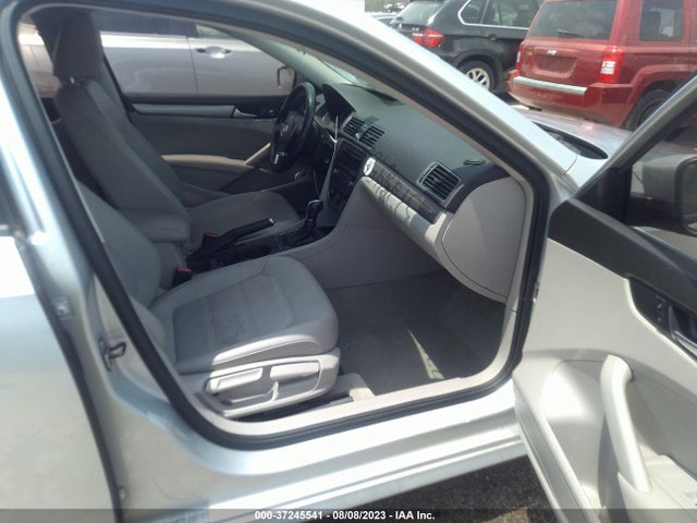 1VWAS7A35EC104616 Volkswagen Passat Wolfsburg Ed