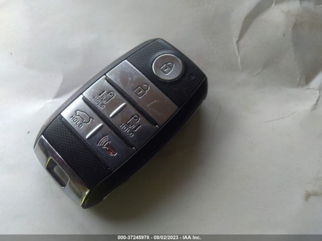 KNDMB5C1XH6320464 KIA SEDONA LX