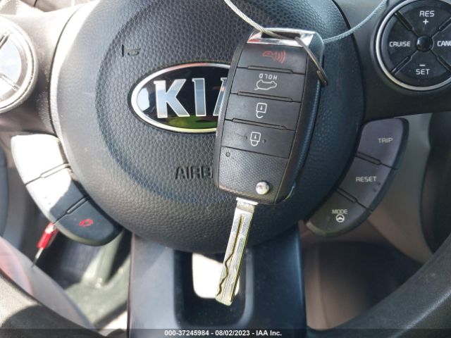 KNDJN2A2XF7804890 KIA Soul Base