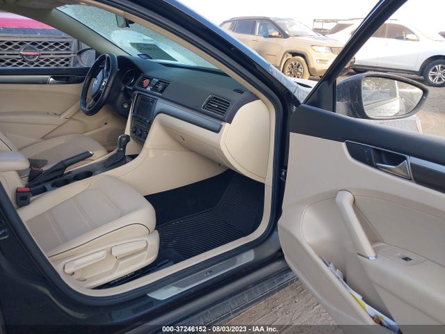 1VWAA7A3XJC003763 Volkswagen Passat 2.0t S/r-line