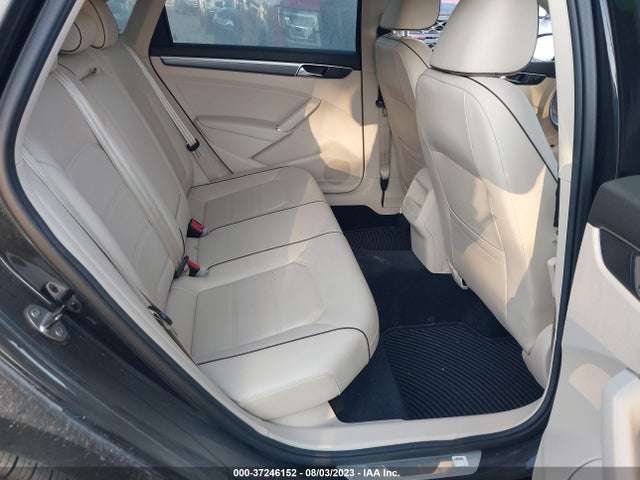 1VWAA7A3XJC003763 Volkswagen Passat 2.0t S/r-line
