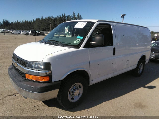 Chevrolet EXPRESS CARGO VAN 2015 1GCWGFCGXF1213929 Image 2