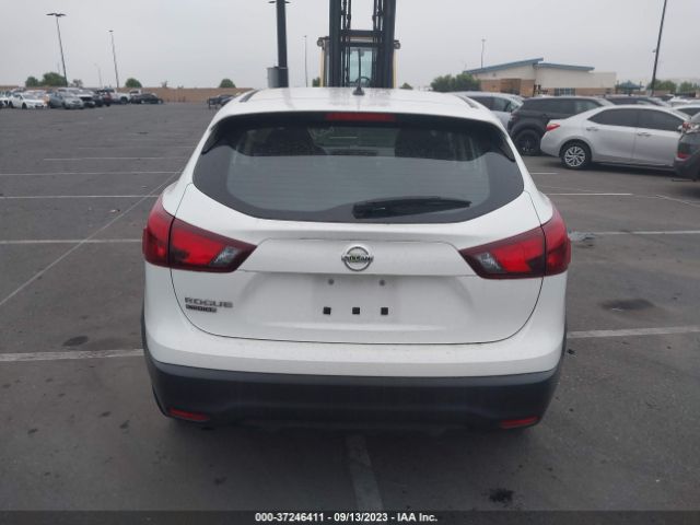 JN1BJ1CP0KW233352 Nissan Rogue Sport S