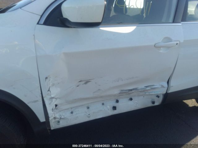 JN1BJ1CP0KW233352 Nissan Rogue Sport S