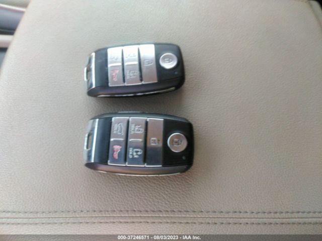 KNDMC5C16G6140619 KIA SEDONA EX
