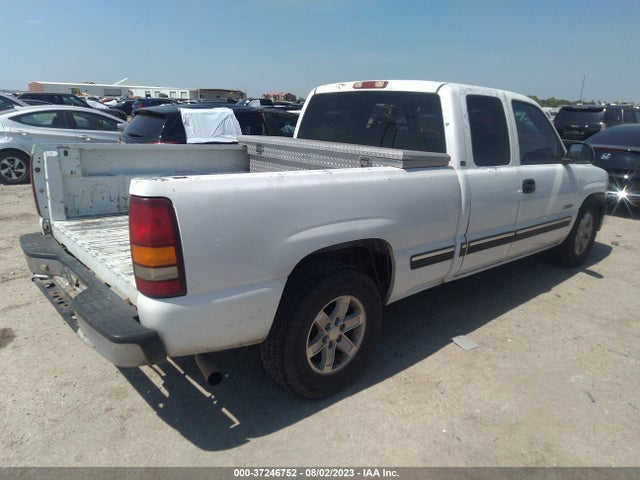 2000 CHEVROLET SILVERADO 1500 LS VIN: 2GCEC19V2Y1200105