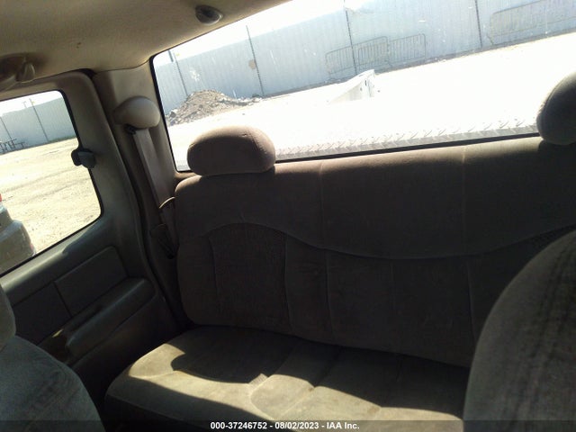 2000 CHEVROLET SILVERADO 1500 LS VIN: 2GCEC19V2Y1200105