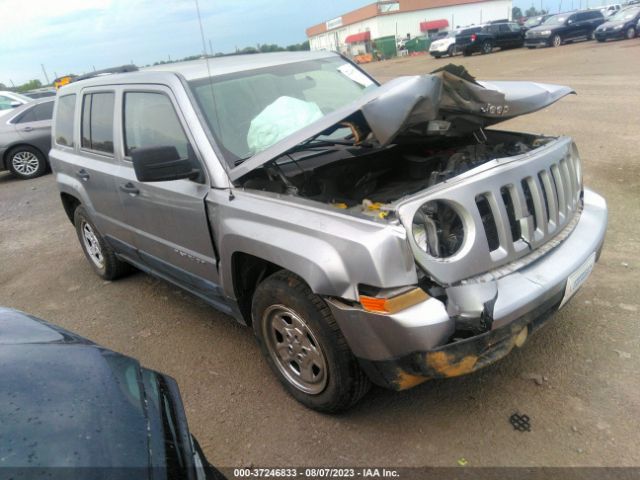 2014 1C4NJPBB8ED853143 main image