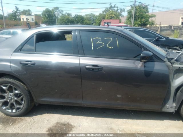 2C3CCAGG2GH321321 Chrysler 300 300s