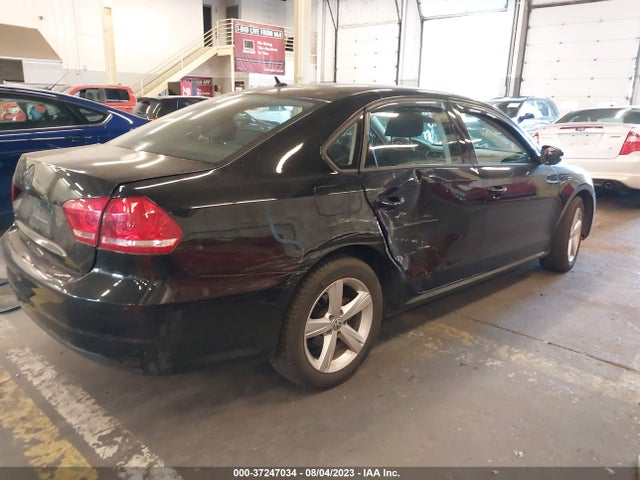 1VWAT7A37EC106476 Volkswagen PASSAT S