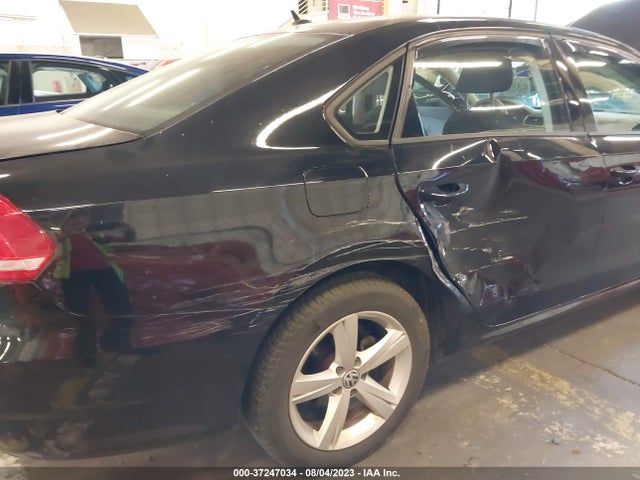 1VWAT7A37EC106476 Volkswagen PASSAT S
