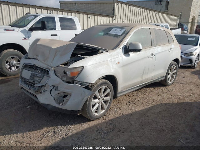 4A4AP3AUXFE033515 Mitsubishi Outlander Sport Es